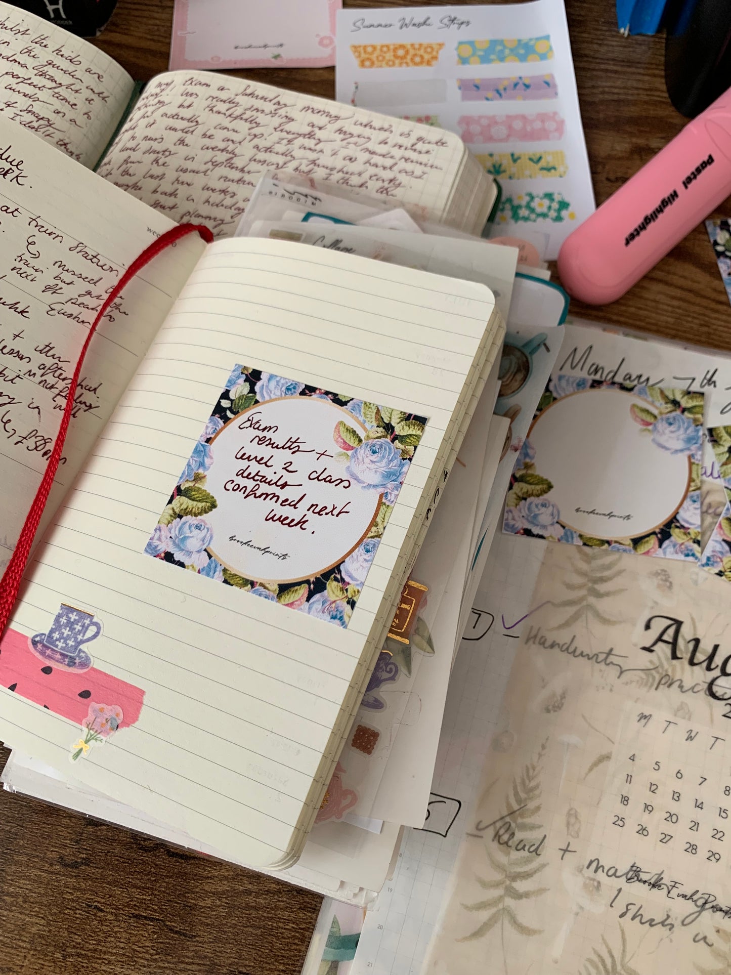 Vintage Black And Gold Floral themed Printable Sticky Notes - Bertha
