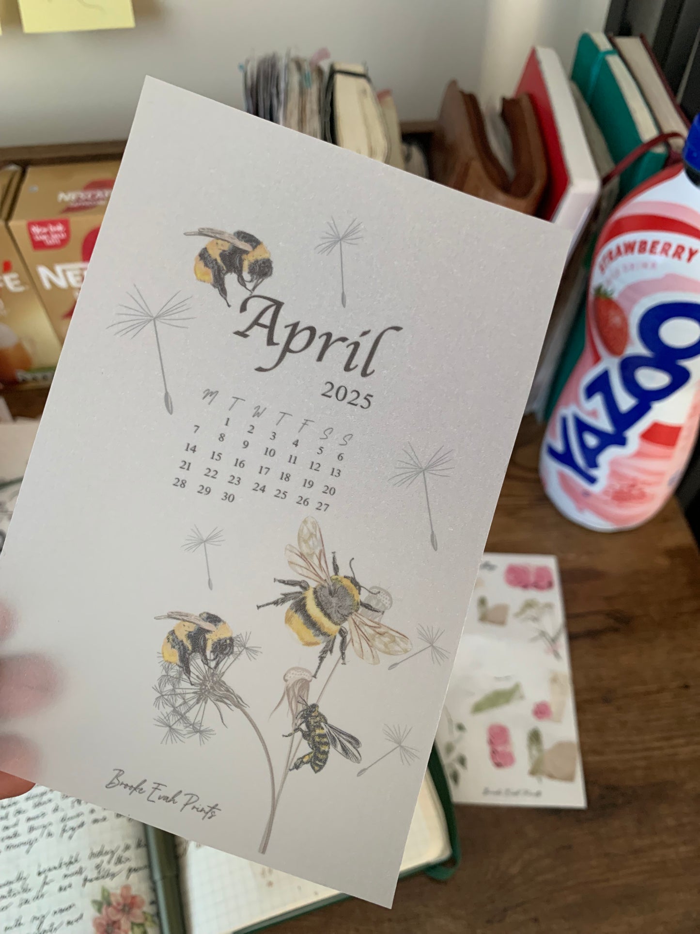 FREE download April 2025 Calendar Card