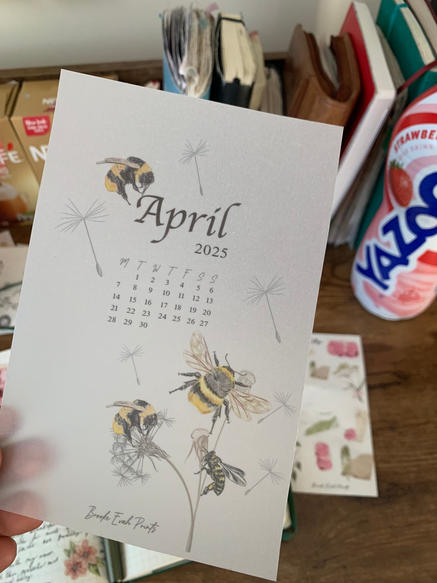 FREE download April 2025 Calendar Card
