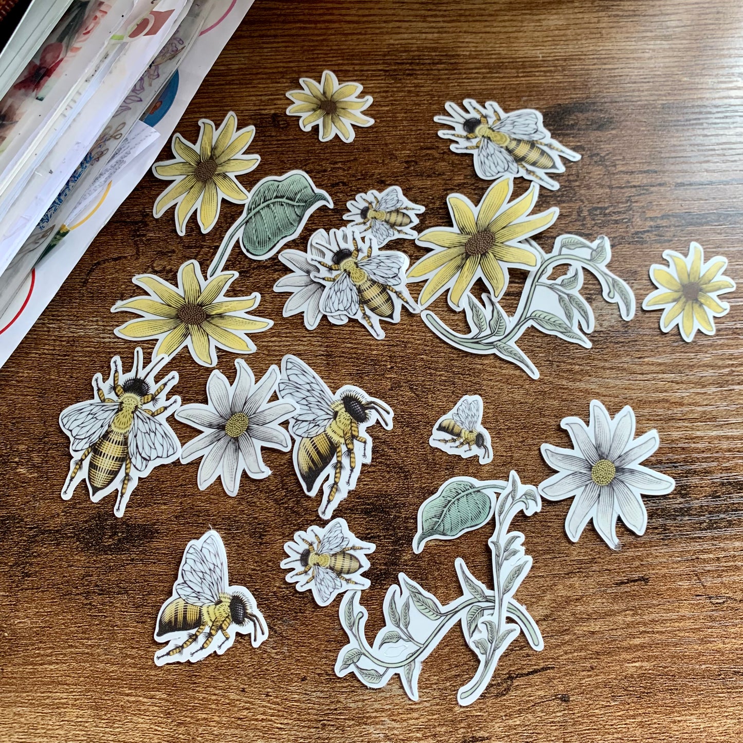 Vintage Bee & Yellow Floral Sticker Flakes - Pack of 20