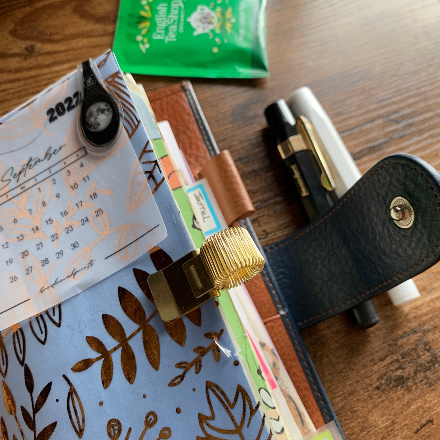 Midori Gold Mini Clip Pen Holder