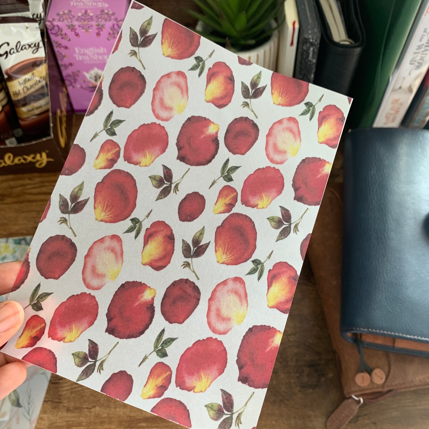 Red Rose Petals - Vellum Planner Dashboard - Romance