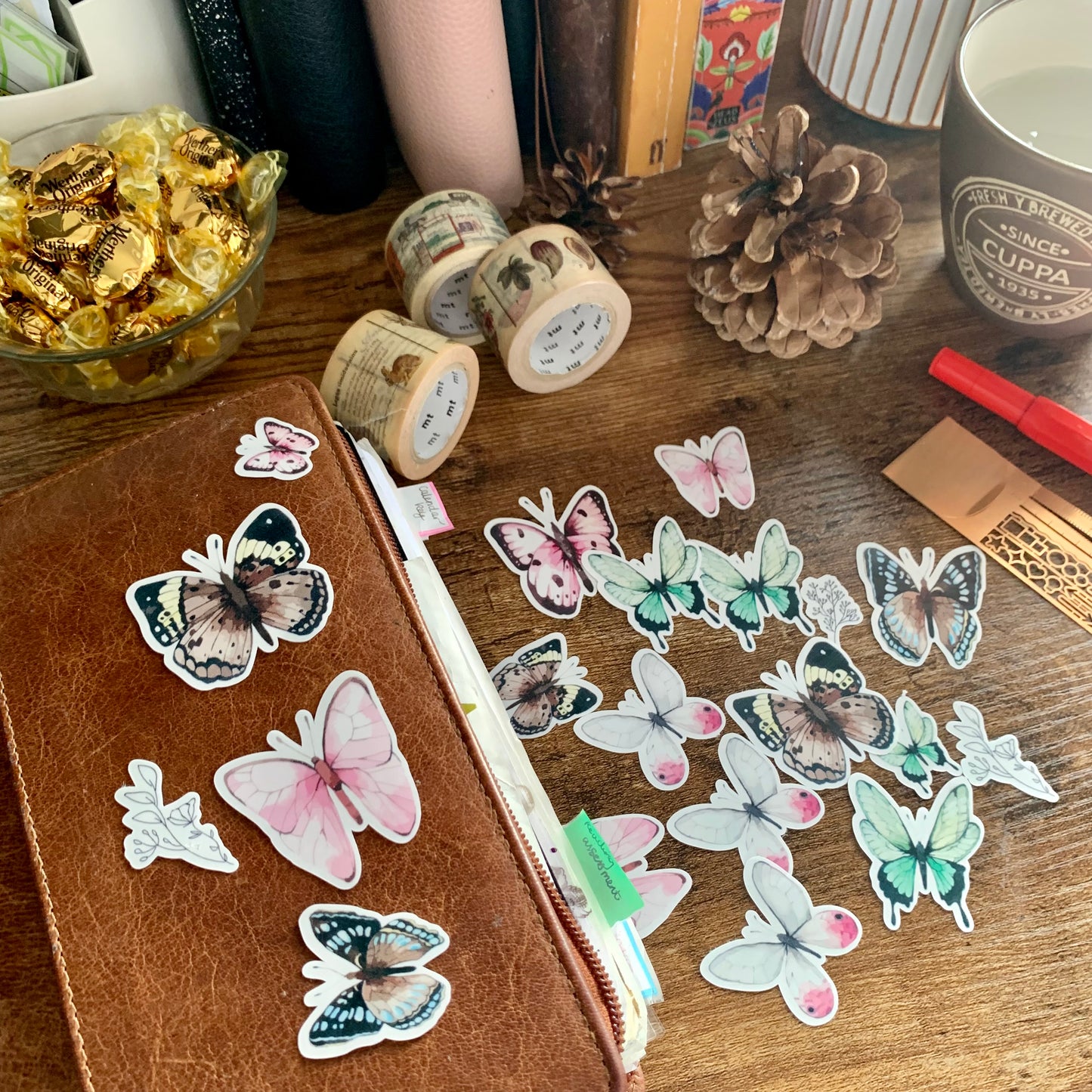 Butterfly & Floral Sticker Flakes - Pack of 21