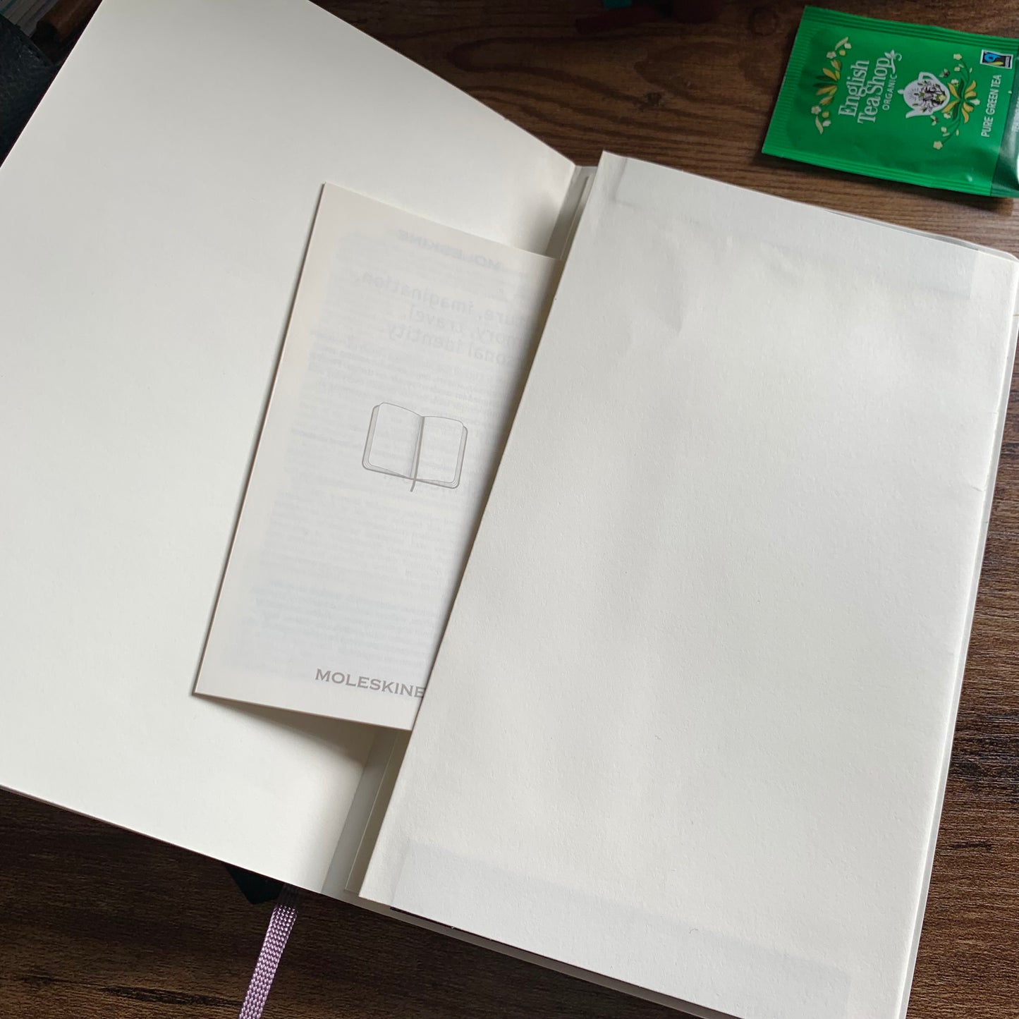 Moleskine - Classic Expanded Dotted Paper Notebook - Soft Cover and Elastic Closure Journal - Color Black - Size Large 13 x 21 A5 - 400 Pages