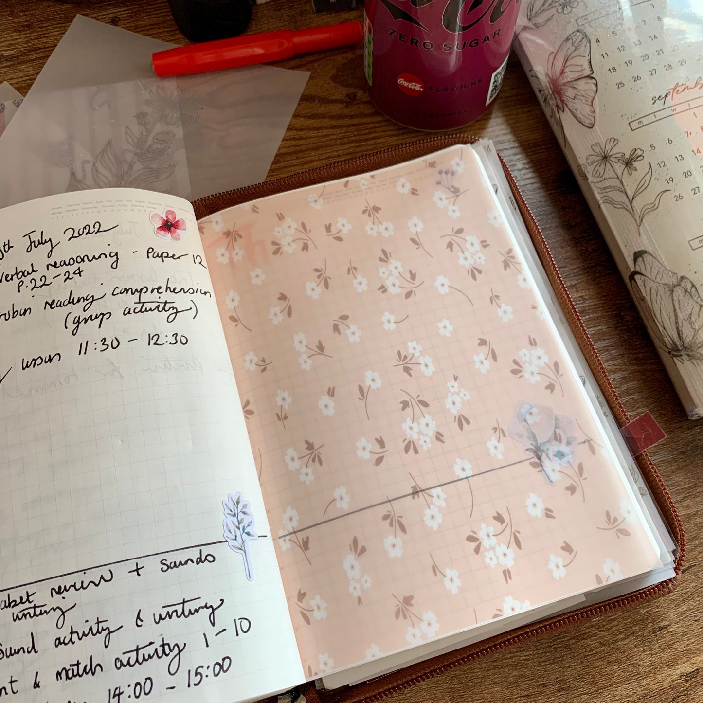 White & Brown Neutral Floral Pattern - Vellum Planner Dashboard - Sally