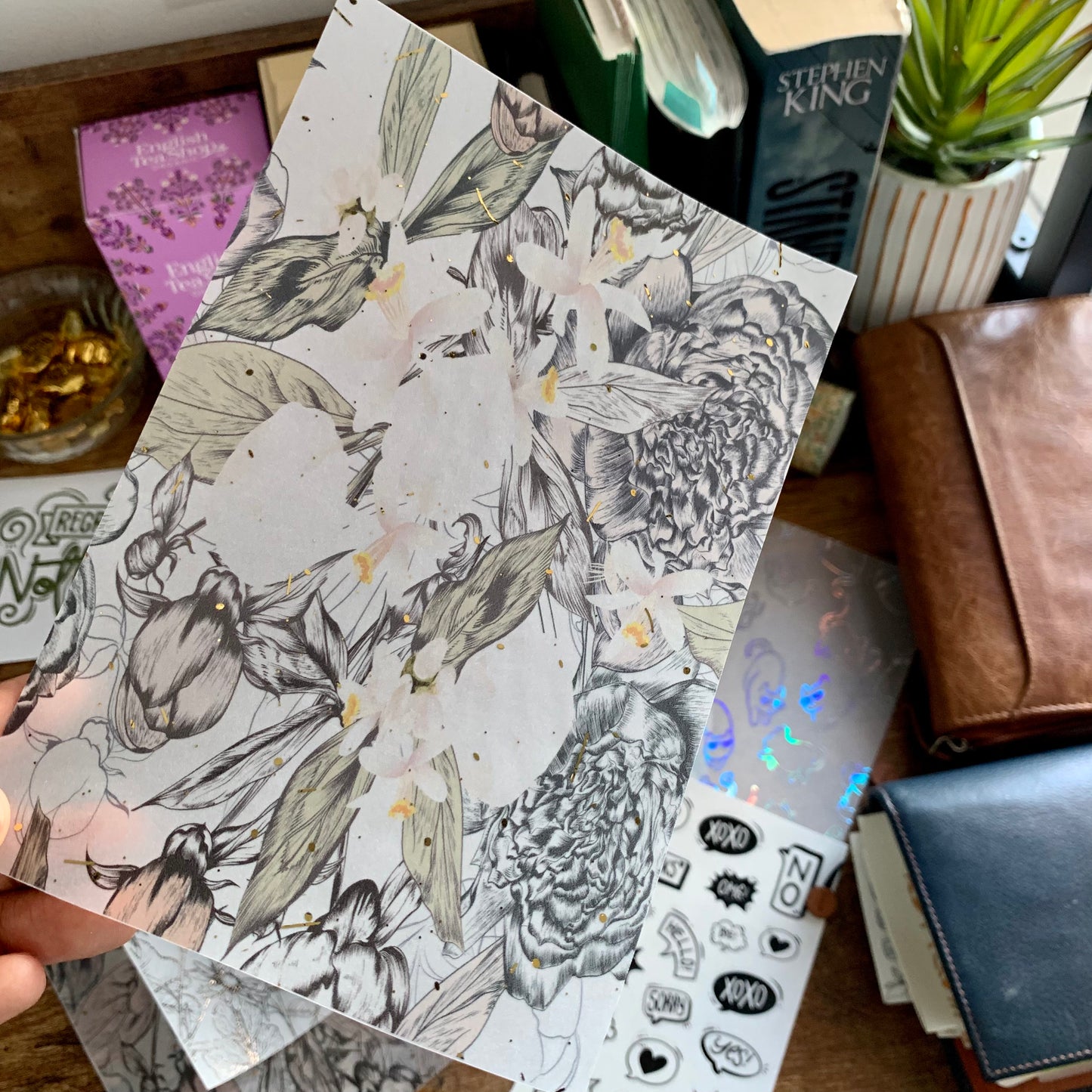 Delicate Hand Drawn Floral - Vellum Planner Dashboard - Gold Foil - Fiona