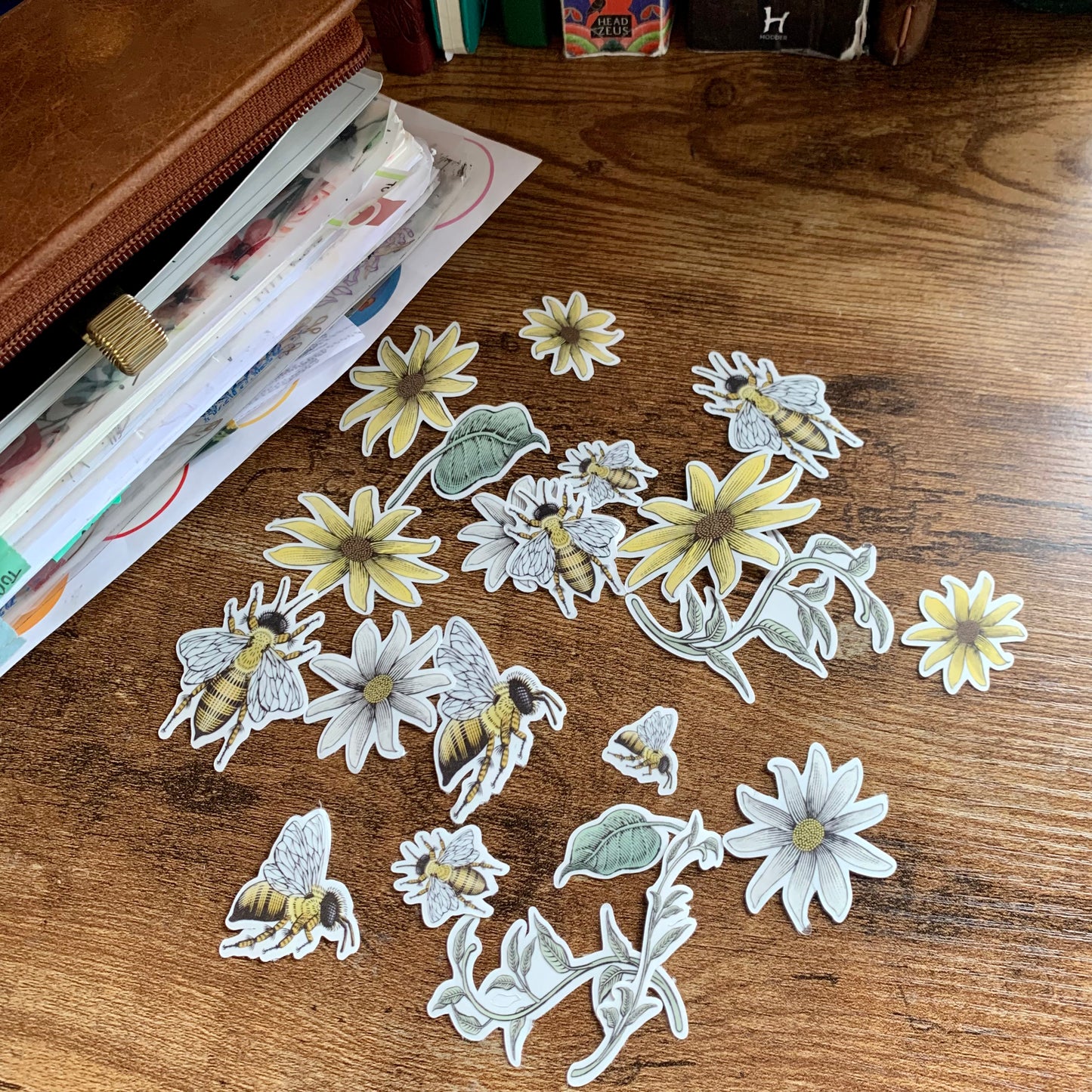 Vintage Bee & Yellow Floral Sticker Flakes - Pack of 20