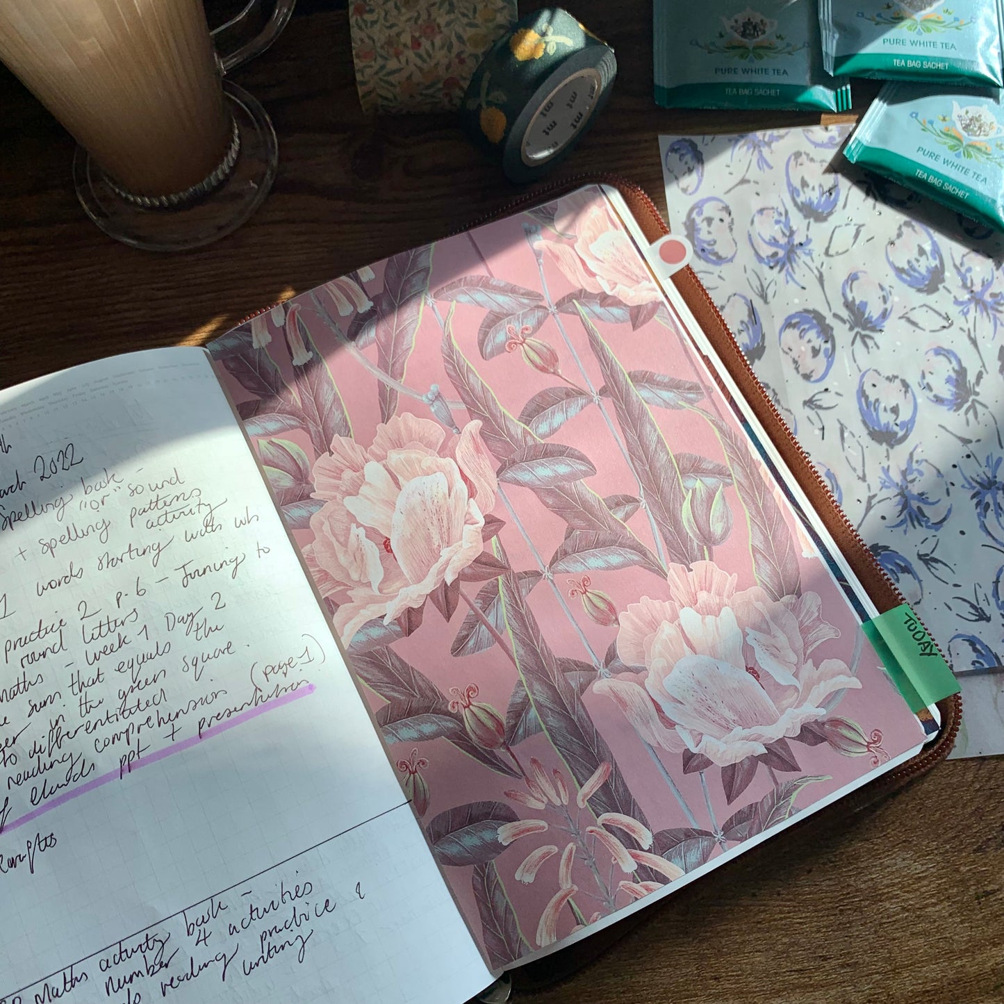 Gorgeous Floral & Pink Watercolour Planner Dashboard - Violet